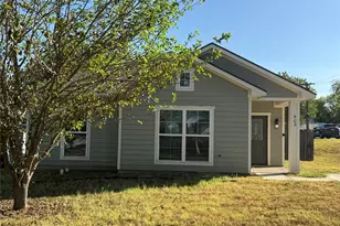 402 W Ave C, Waxahachie, TX 75165 - Photo 2