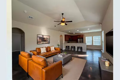 402 W Avenue C, Waxahachie, TX 75165 - Photo 6