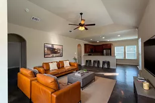 402 W Ave C, Waxahachie, TX 75165 - Photo 6