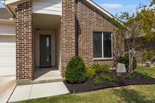 1604 Woodpecker St, Denton, TX 76205 - Photo 2