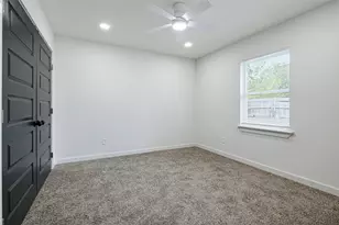 418 Dawson Cir, Grand Prairie, TX 75051 - Photo 10