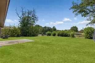910 Quebec Dr, Garland, TX 75040 - Photo 22