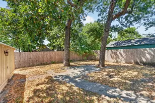 1214 E Waco Ave, Dallas, TX 75216 - Photo 26