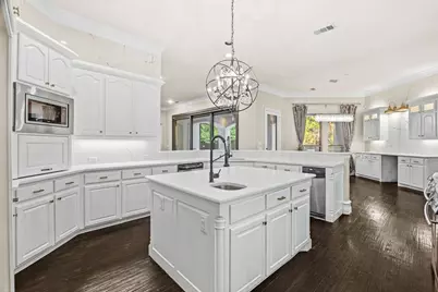5601 S Woodcreek Circle, McKinney, TX 75071 - Photo 10