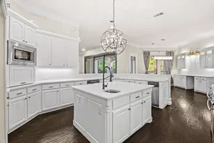 5601 S Woodcreek Cir, McKinney, TX 75071 - Photo 10