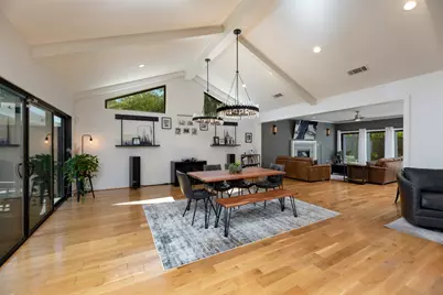 8715 Forest Hills Boulevard, Dallas, TX 75218 - Photo 4