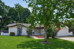 1904 Briar Meadow Dr, Arlington, TX 76014 - Photo 2