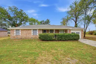 400 E Murdock St, Collinsville, TX 76233 - Photo 1