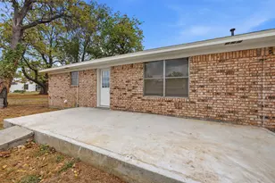 400 E Murdock St, Collinsville, TX 76233 - Photo 24