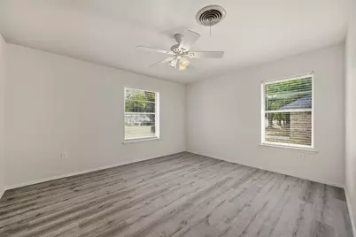 400 E Murdock Street, Collinsville, TX 76233 - Photo 18