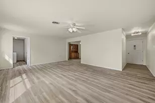 400 E Murdock St, Collinsville, TX 76233 - Photo 6