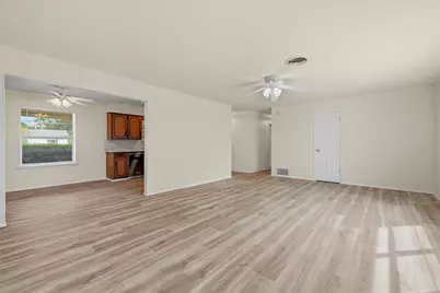 400 E Murdock Street, Collinsville, TX 76233 - Photo 8