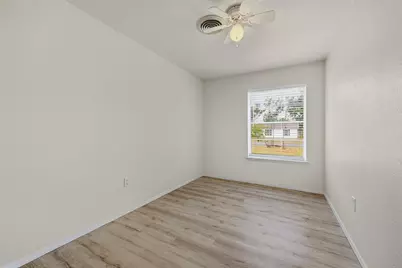 400 E Murdock Street, Collinsville, TX 76233 - Photo 20