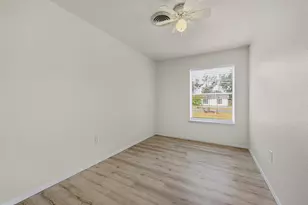 400 E Murdock St, Collinsville, TX 76233 - Photo 20