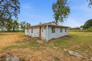 400 E Murdock St, Collinsville, TX 76233 - Photo 28