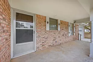 400 E Murdock St, Collinsville, TX 76233 - Photo 4