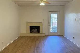 1913 Kingswood Ct, Denton, TX 76205 - Photo 2