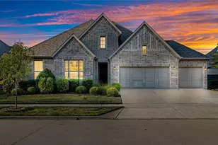 829 Boardwalk Wy, Little Elm, TX 76227 - Photo 1
