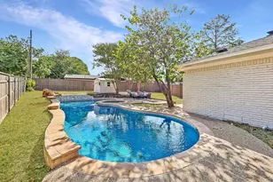 9008 Flicker Ln, Dallas, TX 75238 - Photo 38