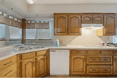 1901 Wedgewood Drive, Grand Prairie, TX 75050 - Photo 12