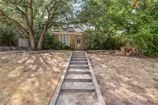 1901 Wedgewood Dr, Grand Prairie, TX 75050 - Photo 1