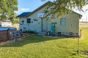 1207 N Interstate Hwy 45, Ennis, TX 75119 - Photo 34