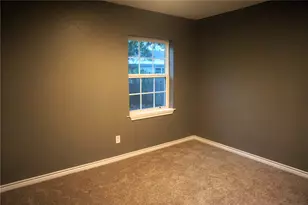 127 E Hull St, Denison, TX 75021 - Photo 16