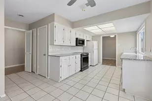 2023 Inverness Dr, Carrollton, TX 75007 - Photo 12
