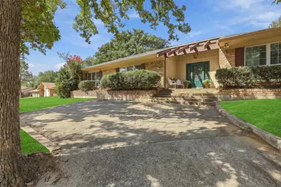 609 Ambassador Street, Denison, TX 75020 - Photo 2