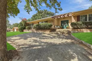 609 Ambassador St, Denison, TX 75020 - Photo 2