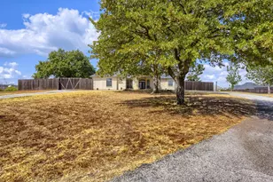 201 N Garza Rd, Shady Shores, TX 76208 - Photo 1