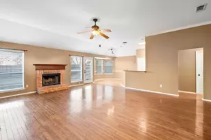 309 Shane Ln, Burleson, TX 76028 - Photo 8