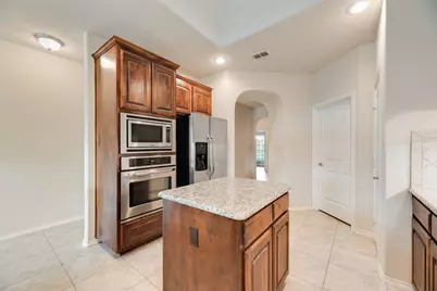 18 Auburn Drive, Edgecliff Village, TX 76134 - Photo 6