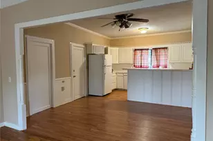307 Mission St, Glen Rose, TX 76043 - Photo 10