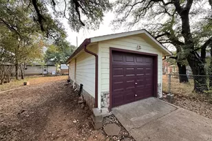 307 Mission St, Glen Rose, TX 76043 - Photo 22