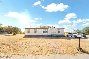 915 S Miller St, Breckenridge, TX 76424 - Photo 2