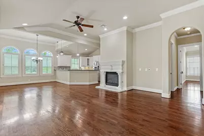5801 Hillcrest Avenue #09, University Park, TX 75205 - Photo 2