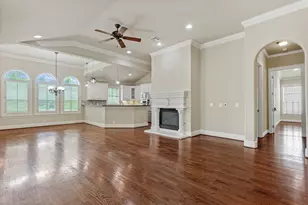 5801 Hillcrest Ave, University Park, TX 75205 - Photo 2