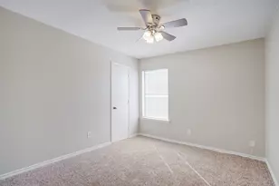 313 Queens Ct S, Mansfield, TX 76063 - Photo 10