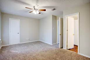 313 Queens Ct S, Mansfield, TX 76063 - Photo 12