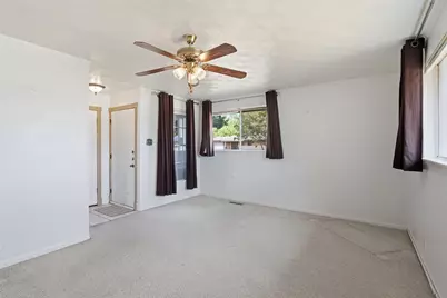 1702 Bristol Court S, Irving, TX 75062 - Photo 4