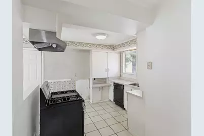 1702 Bristol Court S, Irving, TX 75062 - Photo 10