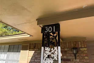 301 Lakewood Dr, DeSoto, TX 75115 - Photo 2