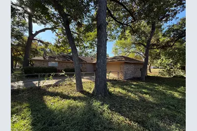 301 Lakewood Drive, DeSoto, TX 75115 - Photo 6