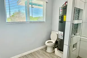 2618 Creekview Dr, Granbury, TX 76048 - Photo 18
