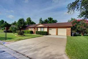 6470 Westrock Dr, Fort Worth, TX 76133 - Photo 2