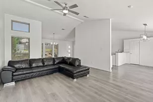 4405 Queen Cir, The Colony, TX 75056 - Photo 10