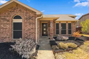 4405 Queen Cir, The Colony, TX 75056 - Photo 4