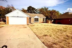 304 Mack Dr, Denton, TX 76209 - Photo 2