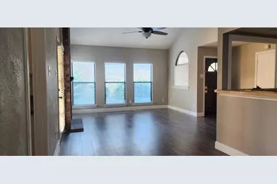 2107 Rose Cliff Lane, Carrollton, TX 75007 - Photo 6